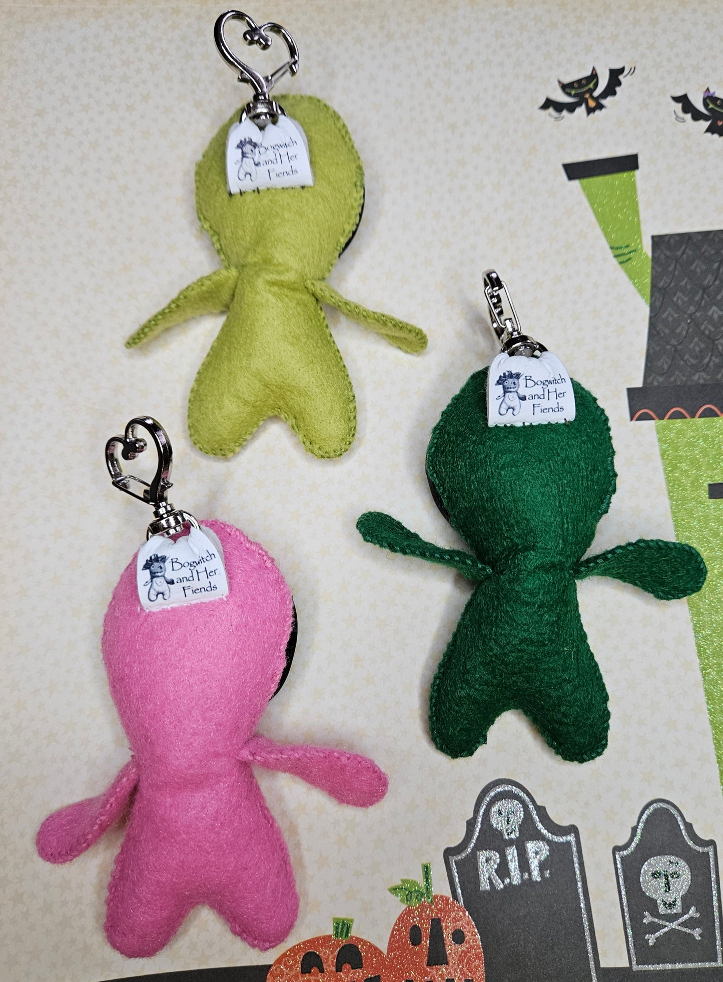 Felt keychain Alien